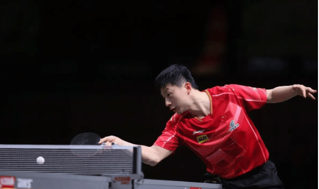 马龙压哨绝杀国乒，全场沸腾！经典一战再现传奇(马龙实战视频)