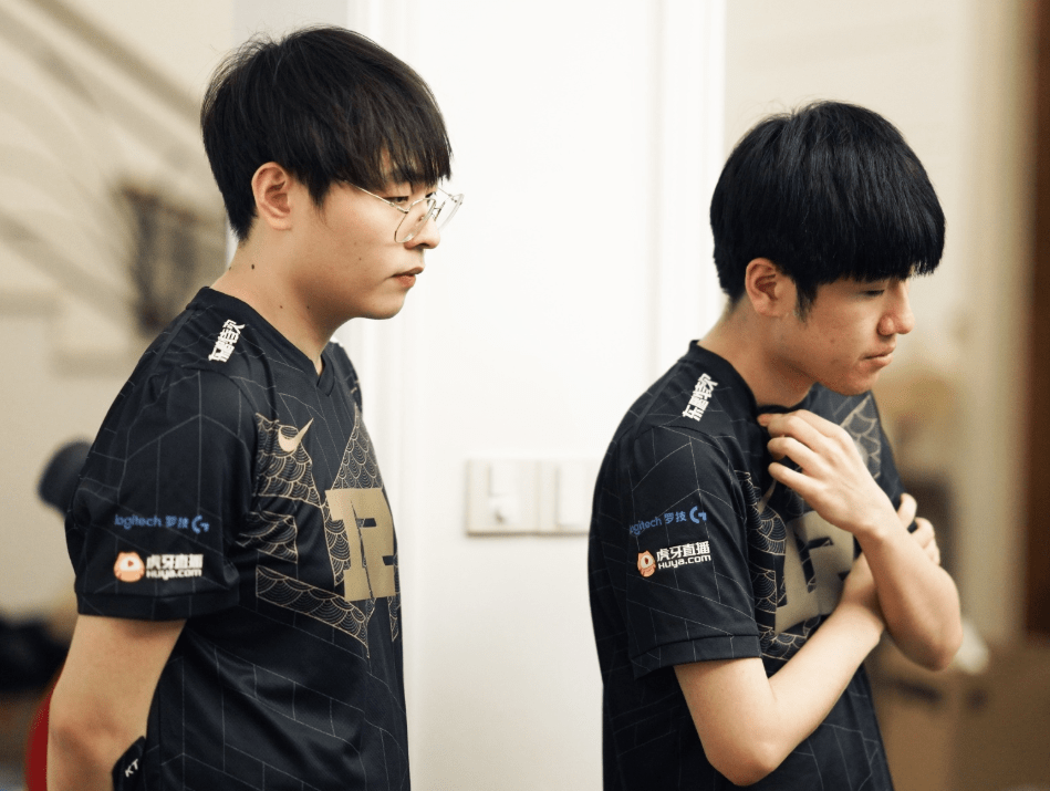 出色发挥引发热议！，TheShy在DWG比赛中出色发挥再创辉煌时刻的简单介绍-开云官方网站