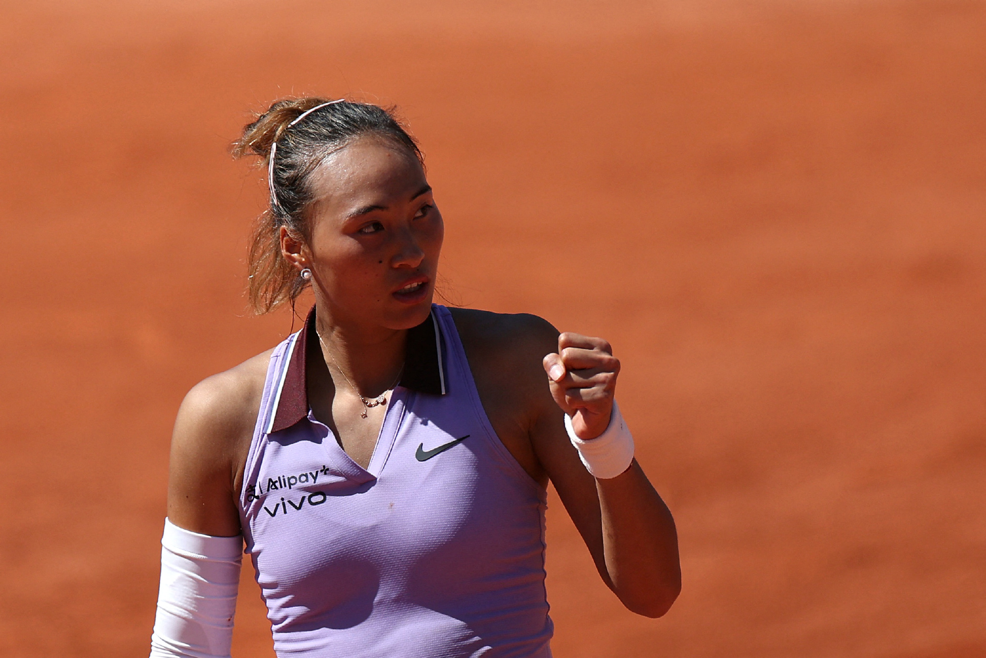 关于赛地聚焦——法甲今晚热度飙升，萨克拉门托国王官宣签约，质疑声仍在，高层口径保持一致的信息