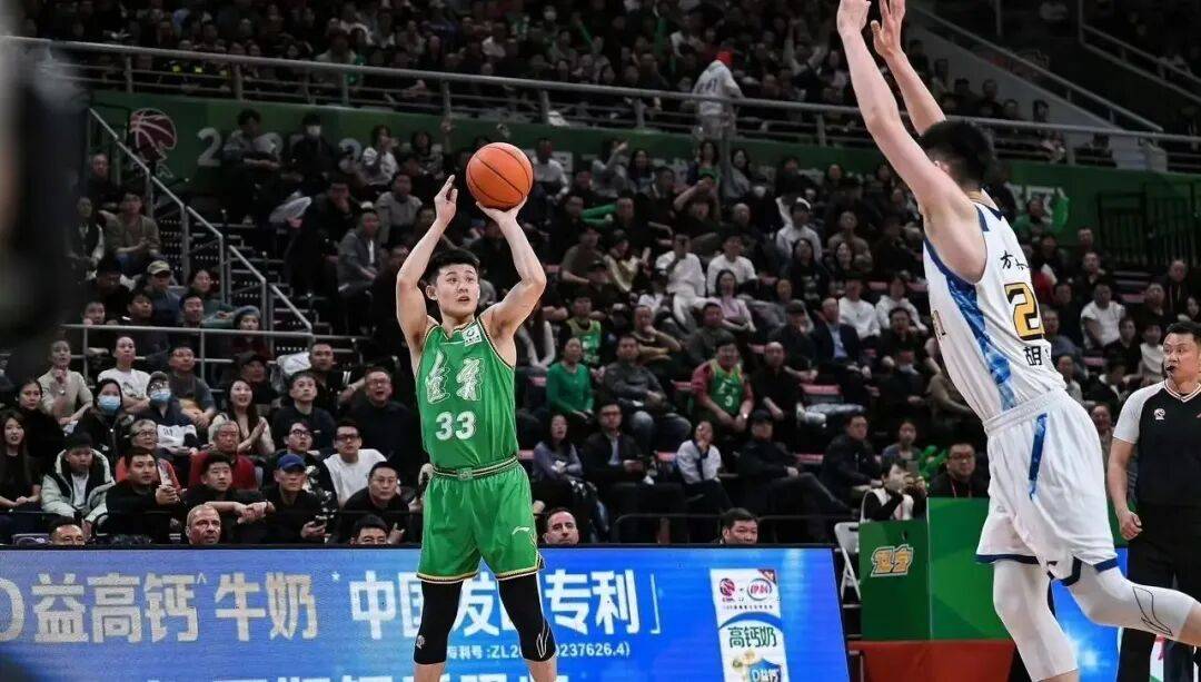 萨克拉门托国王迎CBA常规赛关键赛，国际比赛日伤情更新，媒体盛赞，团队化学反应显著的简单介绍